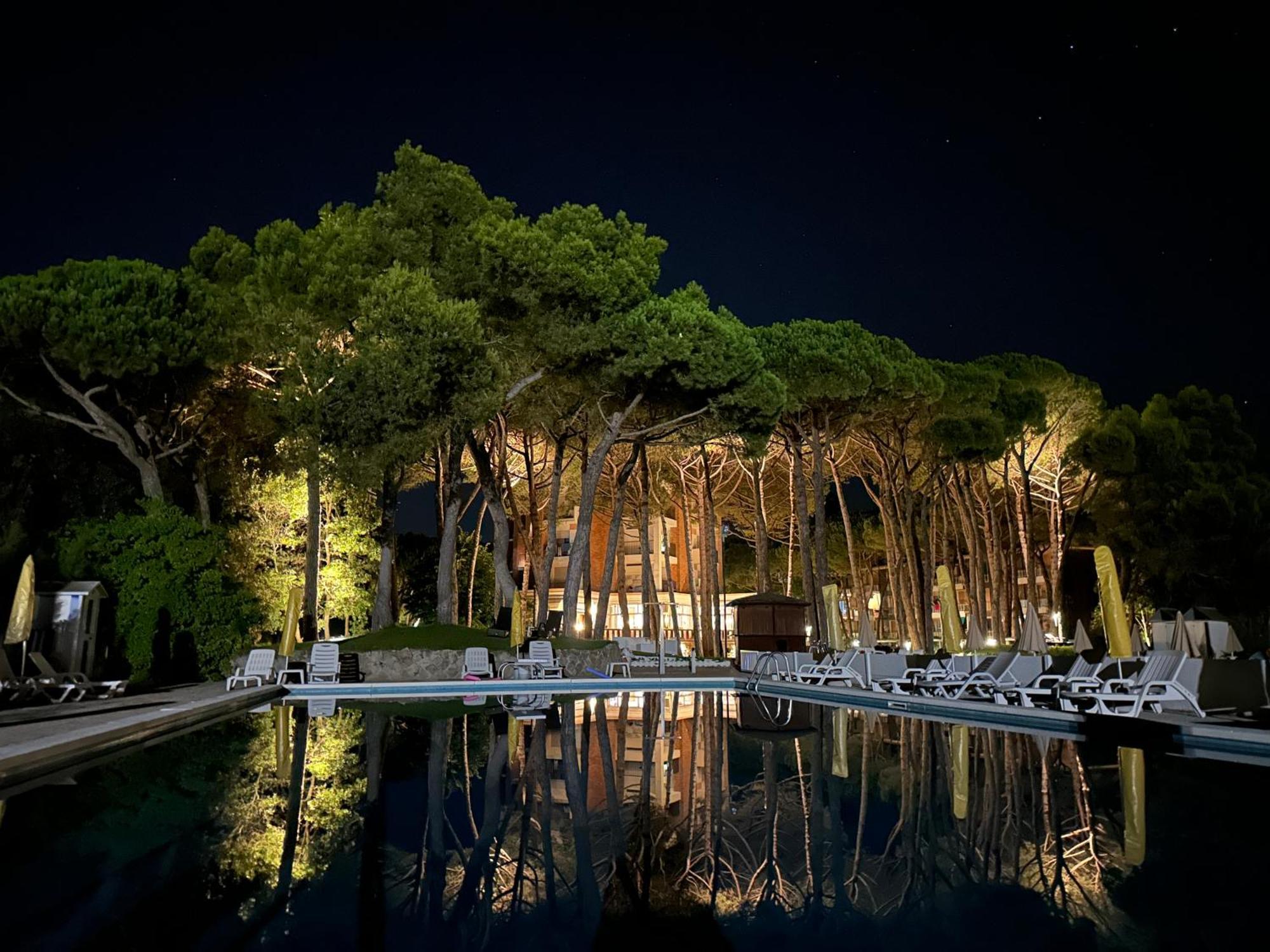 Hotel Beau Rivage Pineta Лидо-ди-Езоло Экстерьер фото