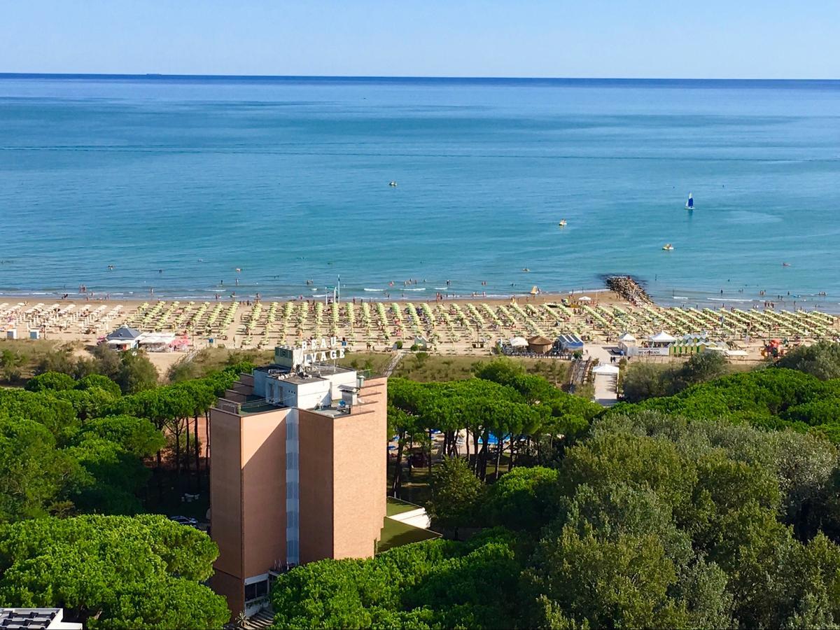 Hotel Beau Rivage Pineta Лидо-ди-Езоло Экстерьер фото